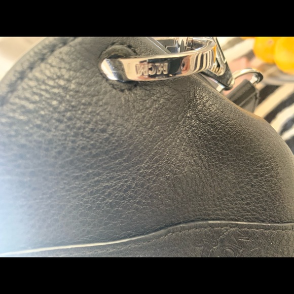 MCM Klara Large Leather Hobo - Picture 4 of 6